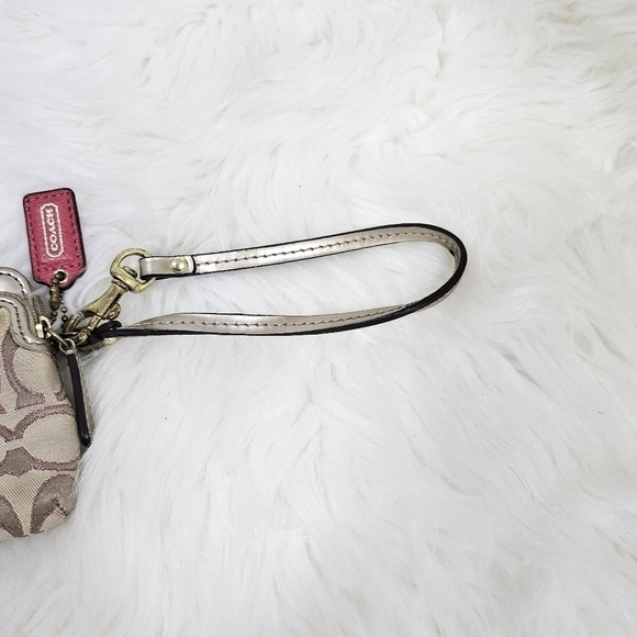 Coach wristlet monogram  tan color - Picture 10 of 11
